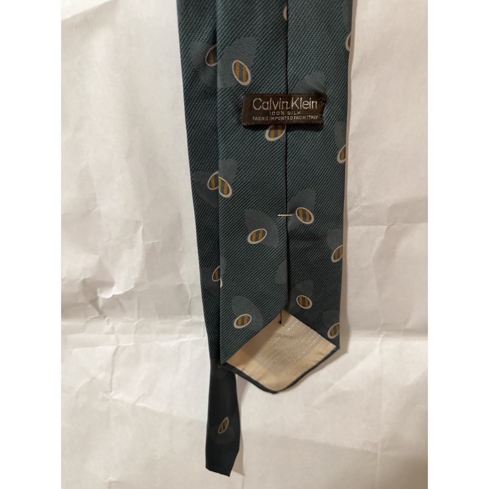 Calvin Klein 100% silk necktie sage-green 56in